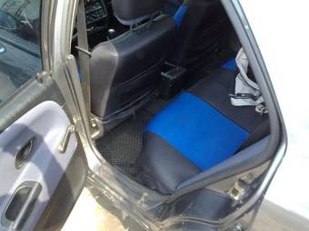 2003 Mitsubishi Carisma Photos
