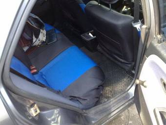 2003 Mitsubishi Carisma Photos