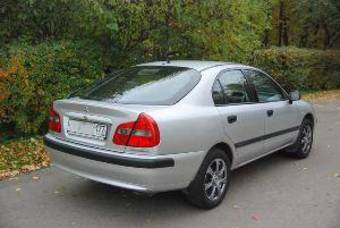 2003 Mitsubishi Carisma Pictures