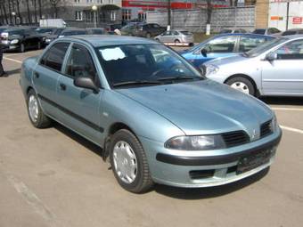 2003 Mitsubishi Carisma Pictures