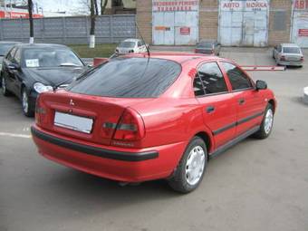 2003 Mitsubishi Carisma Photos