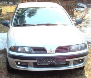 2003 Mitsubishi Carisma Photos