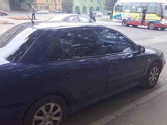 2003 Mitsubishi Carisma Pics