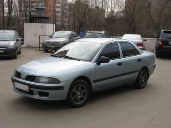 2003 Mitsubishi Carisma Pics