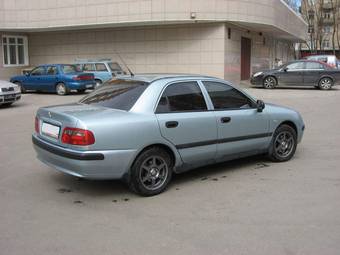2003 Mitsubishi Carisma Pictures