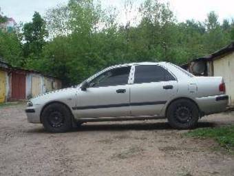 2003 Mitsubishi Carisma Pics