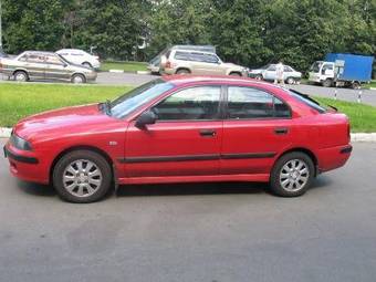 2003 Mitsubishi Carisma Photos