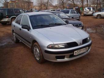 2003 Mitsubishi Carisma Pictures