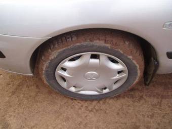 2003 Mitsubishi Carisma Photos