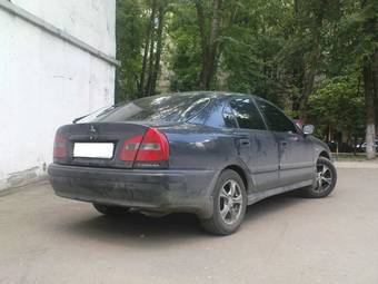 2003 Mitsubishi Carisma Pictures