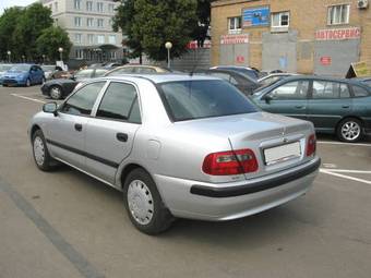 2003 Mitsubishi Carisma Images
