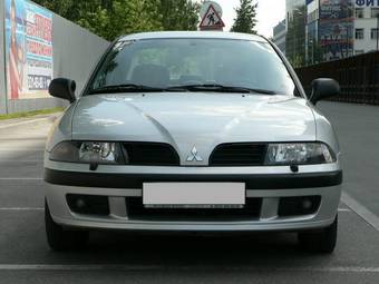 2003 Mitsubishi Carisma Pictures