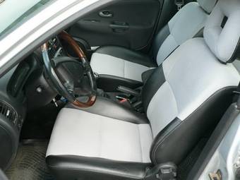 2003 Mitsubishi Carisma Images