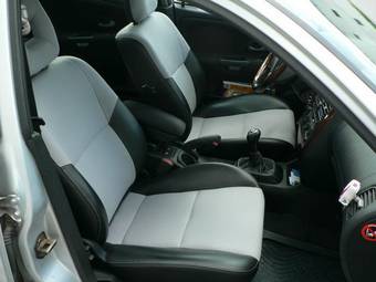 2003 Mitsubishi Carisma Pictures