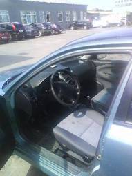 2003 Mitsubishi Carisma Pictures