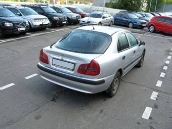 2003 Mitsubishi Carisma Photos