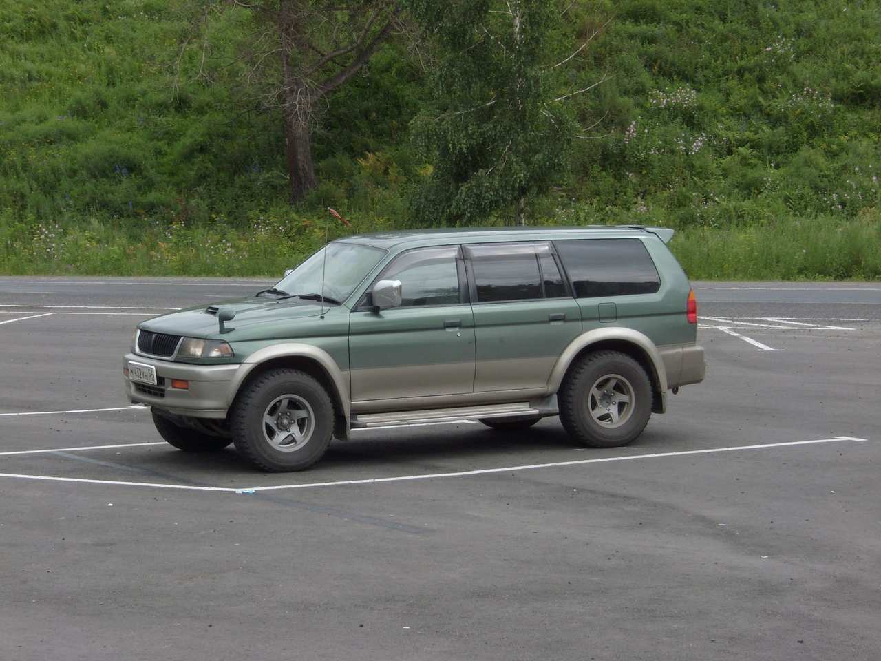 1996 Mitsubishi Challenger