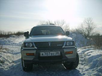 1998 Mitsubishi Challenger Photos