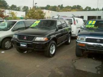 2000 Mitsubishi Challenger