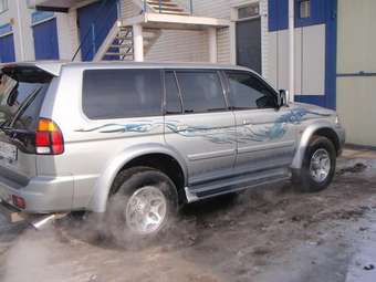 2000 Mitsubishi Challenger Pictures