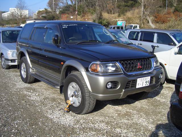 2001 Mitsubishi Challenger Images