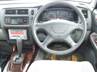 2001 Mitsubishi Challenger Images