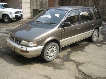 1991 Mitsubishi Chariot