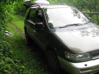 1991 Mitsubishi Chariot Photos