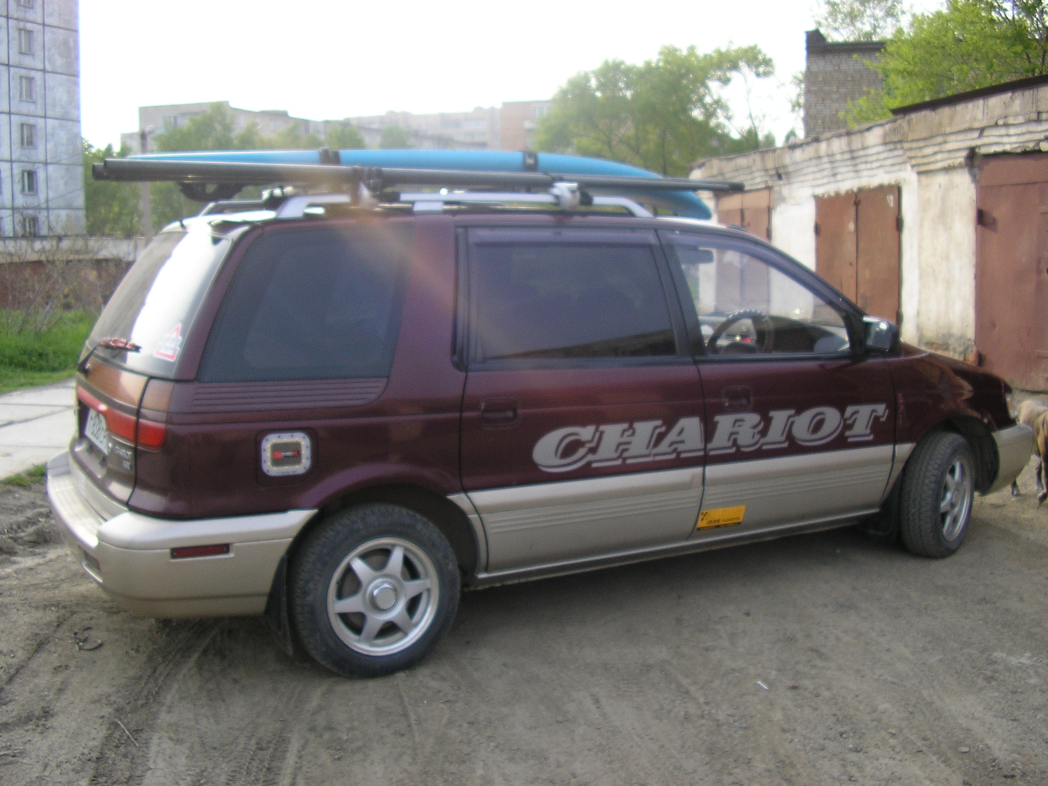 1992 Mitsubishi Chariot