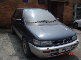 1992 Mitsubishi Chariot