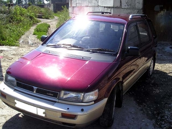 1992 Mitsubishi Chariot