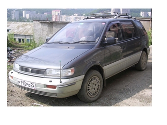 1992 Mitsubishi Chariot