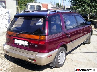 1992 Mitsubishi Chariot Pictures