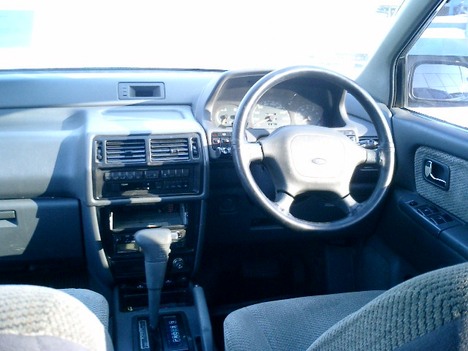 1992 Mitsubishi Chariot Photos
