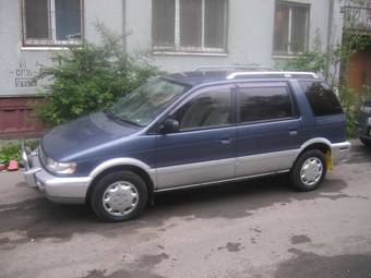 1992 Mitsubishi Chariot Pictures