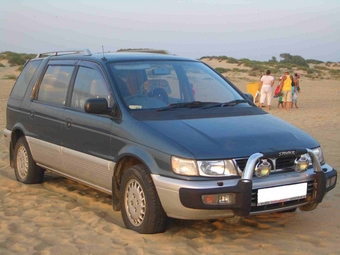 1993 Mitsubishi Chariot