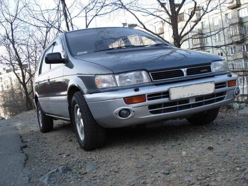 1993 Mitsubishi Chariot