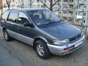 1993 Mitsubishi Chariot Pics