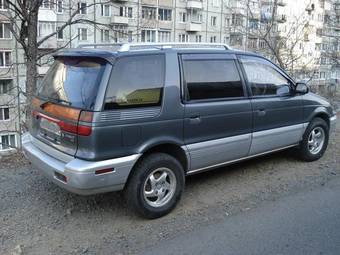 1993 Mitsubishi Chariot Pictures