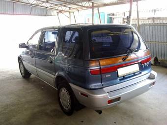 1993 Mitsubishi Chariot Pictures