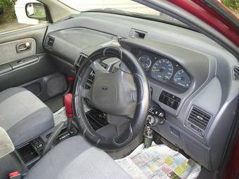 1993 Mitsubishi Chariot Pictures