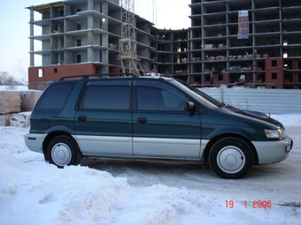 1995 Mitsubishi Chariot