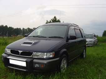 1995 Mitsubishi Chariot