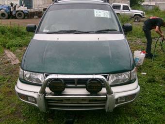 1995 Mitsubishi Chariot Pictures