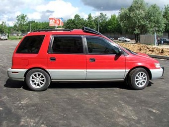 1996 Mitsubishi Chariot Pictures