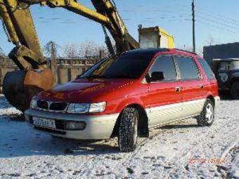 1996 Mitsubishi Chariot Pictures