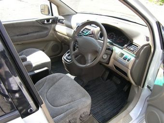 1998 Mitsubishi Chariot Pictures