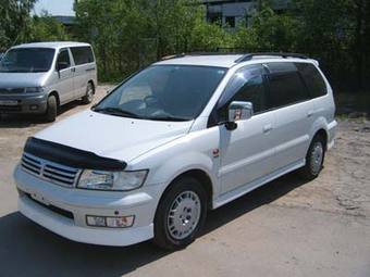 1998 Mitsubishi Chariot Pictures