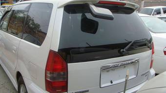 1998 Mitsubishi Chariot Photos