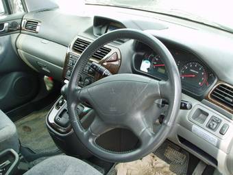 1998 Mitsubishi Chariot Pics